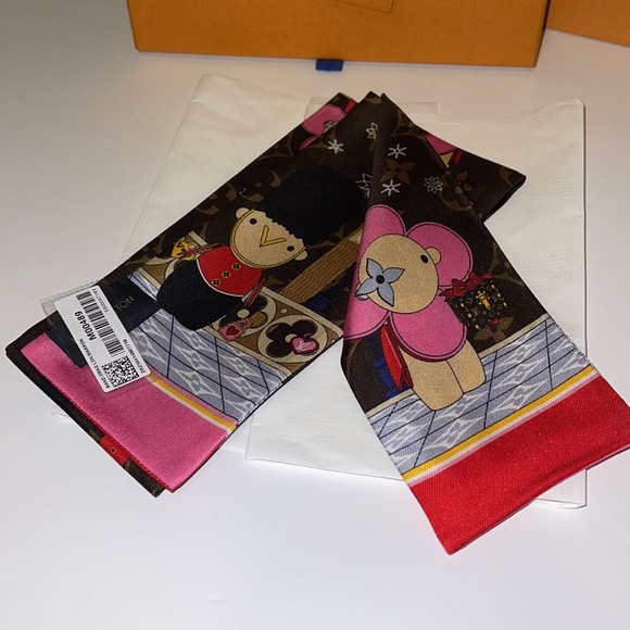 Louis Vuitton LONDON XMAS BANDEAU - Picture 6 of 10